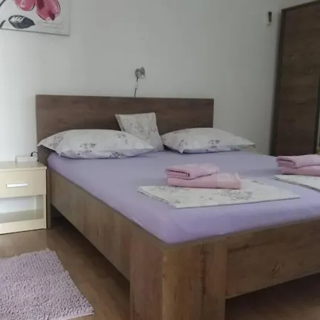 Appartement Cesarina Near The Center